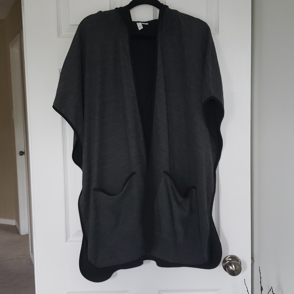 Hooded cape